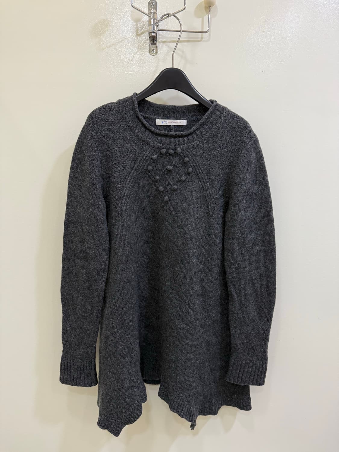 기비비드스톡홀롬 그레이 스웨터 정품 상품이미지1