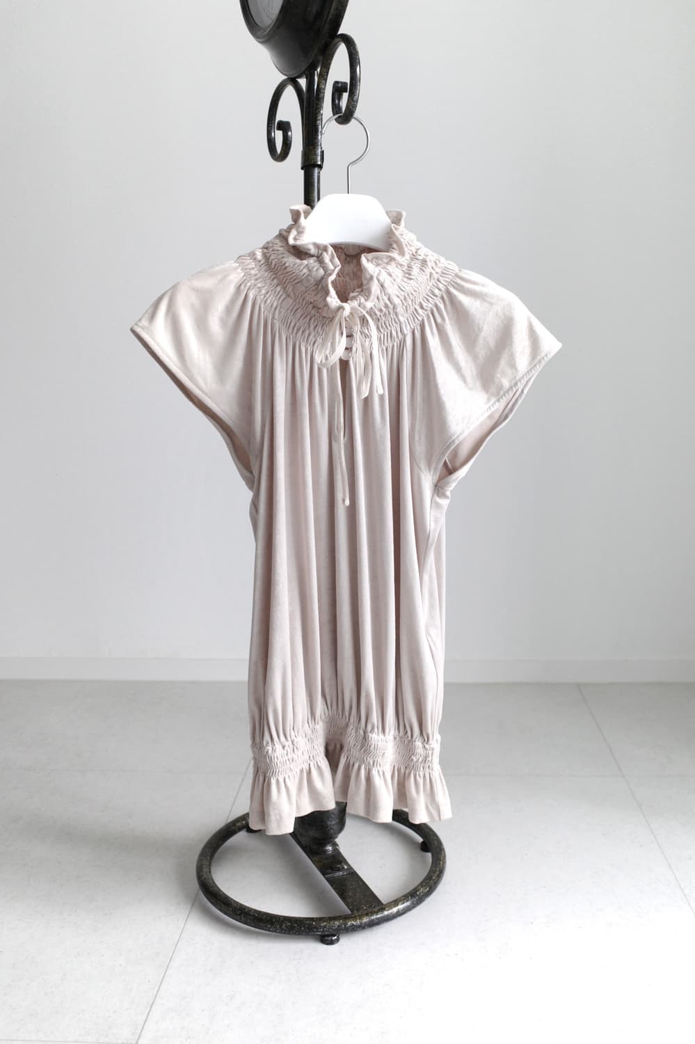 velvet shirring blouse 상품이미지1