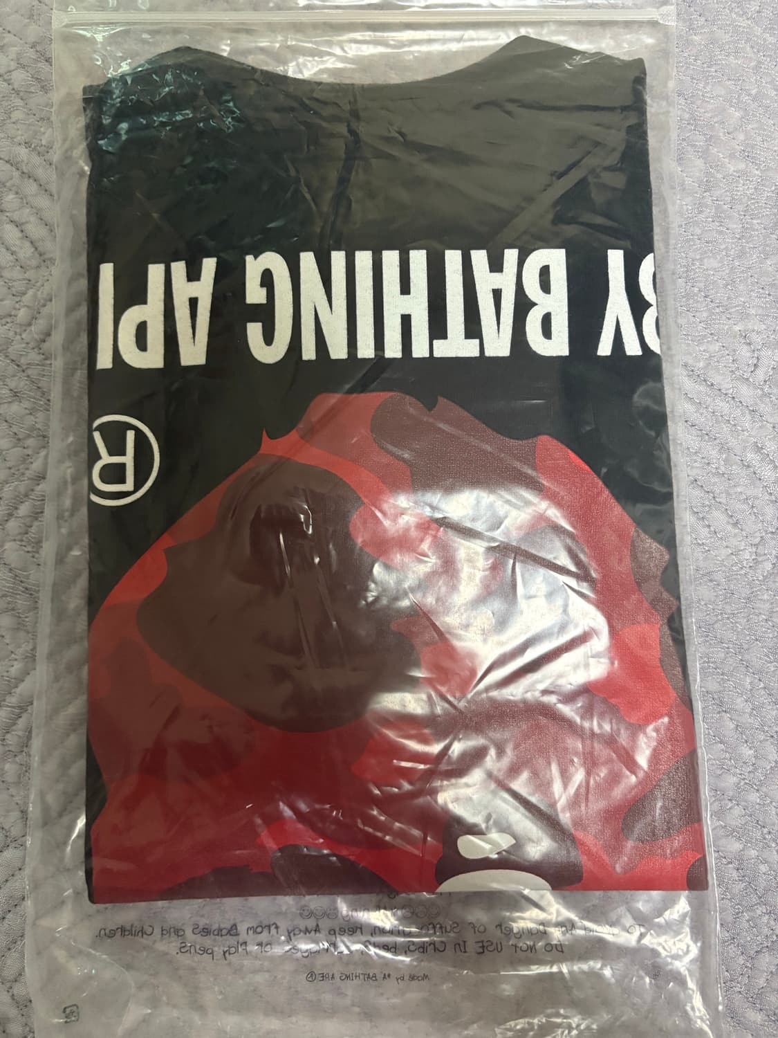 베이프 카모 블랙 레드 티셔츠 상품이미지2