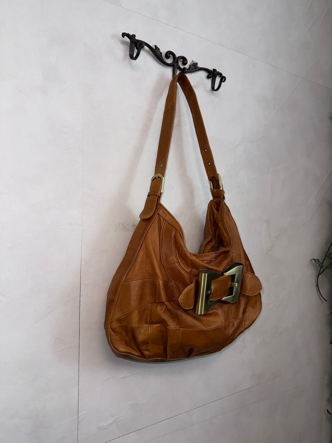 Camel brown ribbon buckle shoulder bag 상품이미지2
