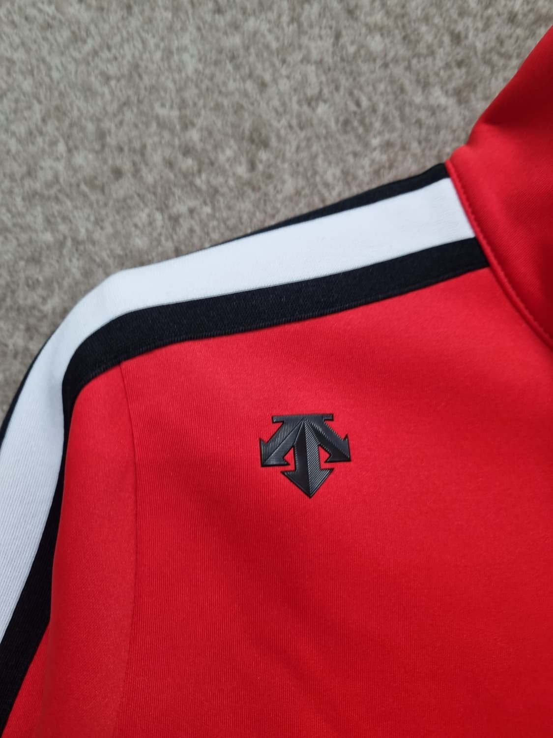 데상트 여성 간절기용 기능성 집업 상품이미지3