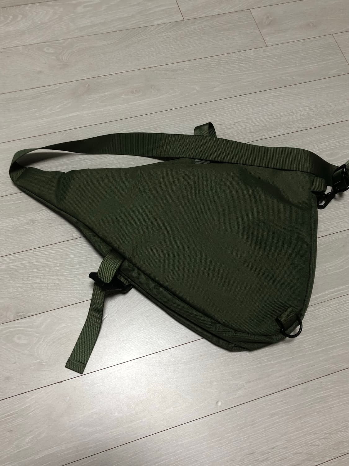 stussy sling bag 스투시 슬링백 kaki 상품이미지2