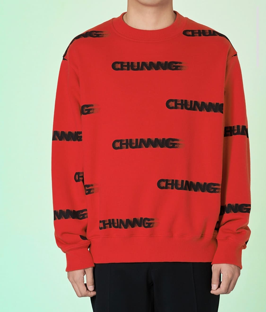 CHUNNNG 로고 그래픽 프린트 맨투맨(택달린새상품) 상품이미지1