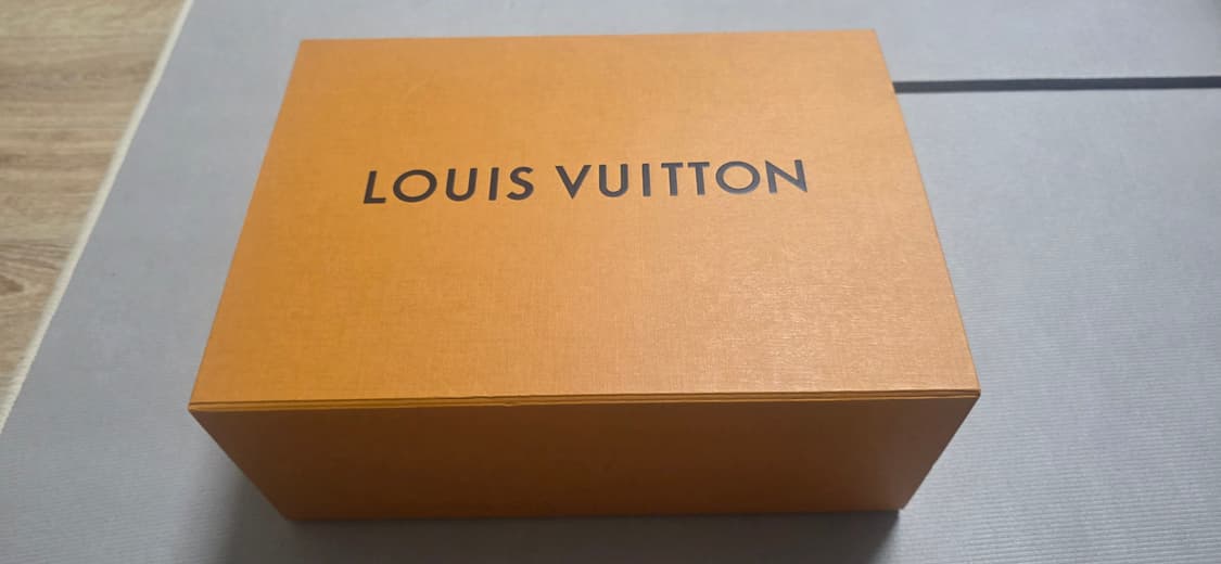 (정품) 루이비통 타임아웃 화이트 스니커즈 골드 LV 상품이미지5