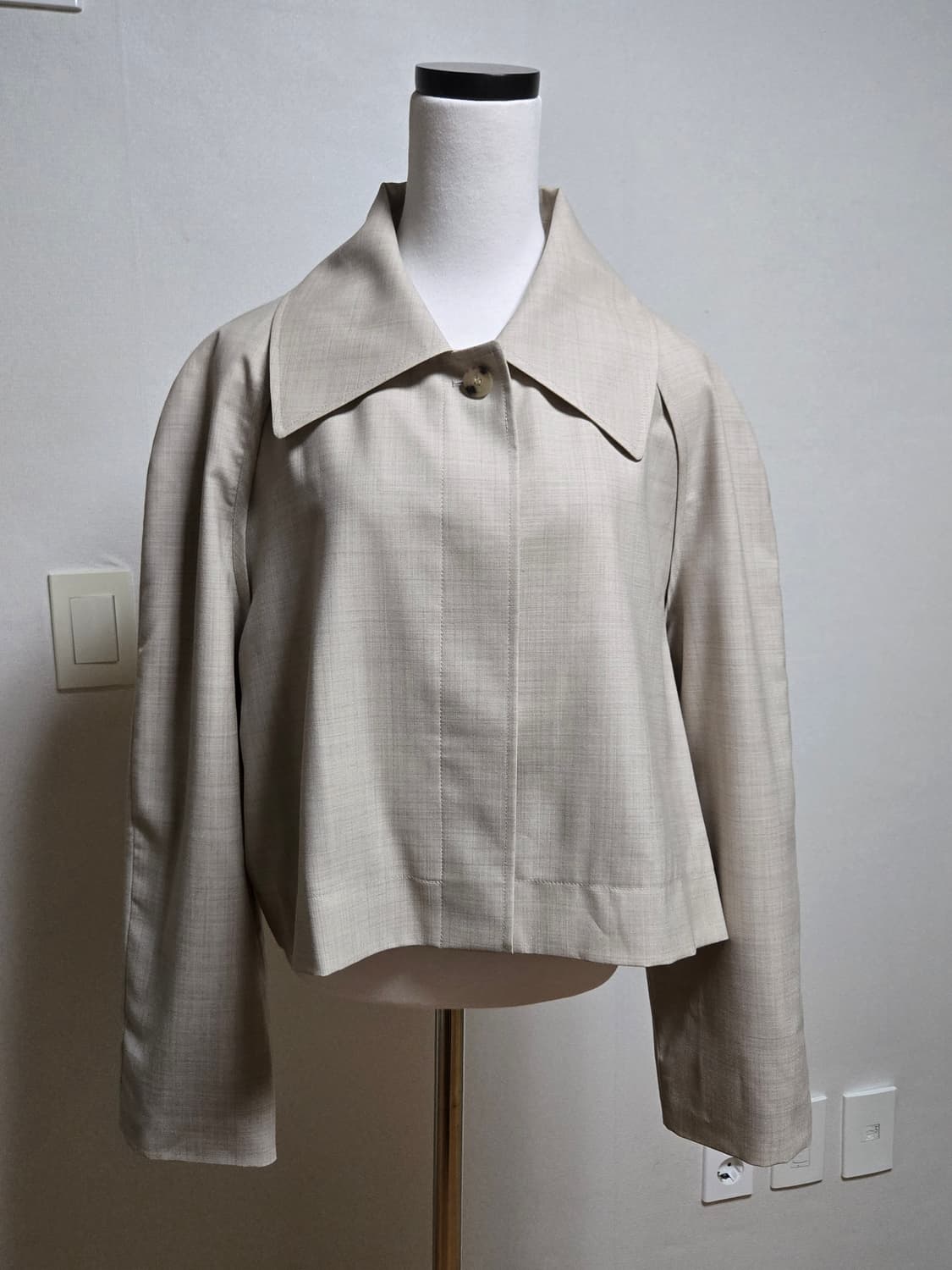 르17셉템버 2022 크롭 자켓  상품이미지1