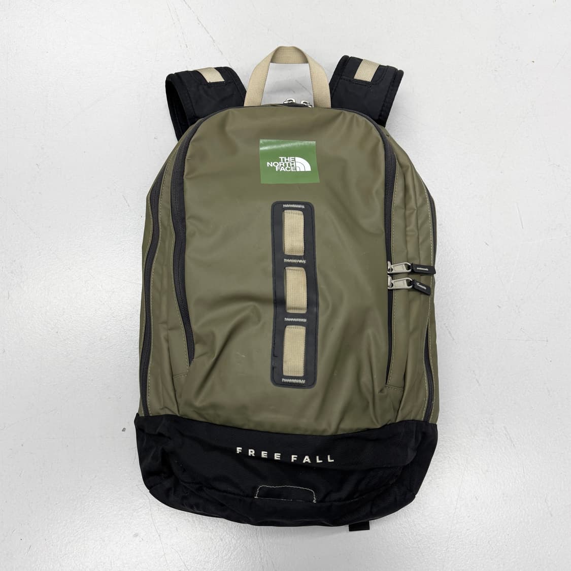 노스페이스 고프코어 카키 백팩 상품이미지2