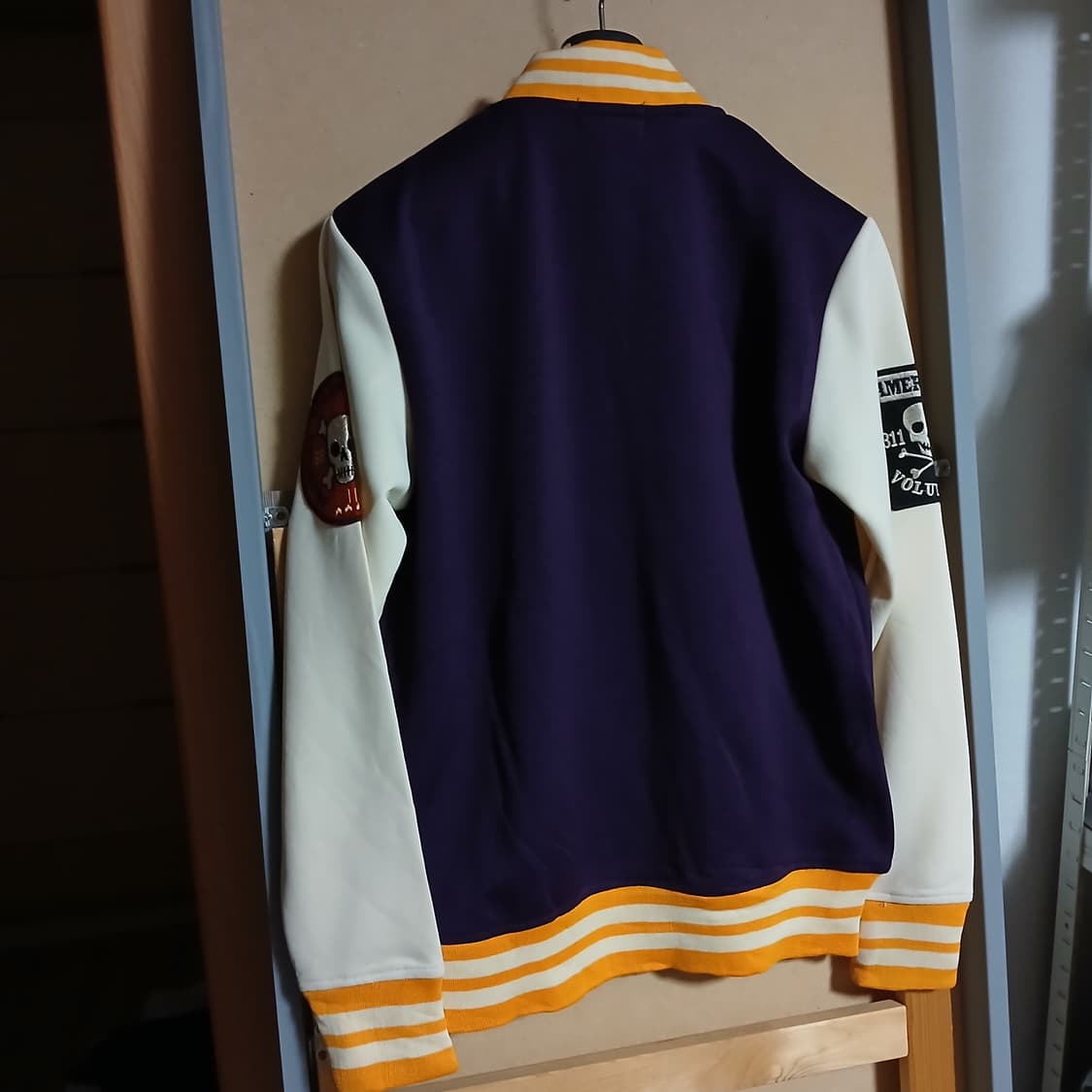 택붙은 미사용 해외판 스컬 바시티 져지 트랙 야구자켓 상품이미지6