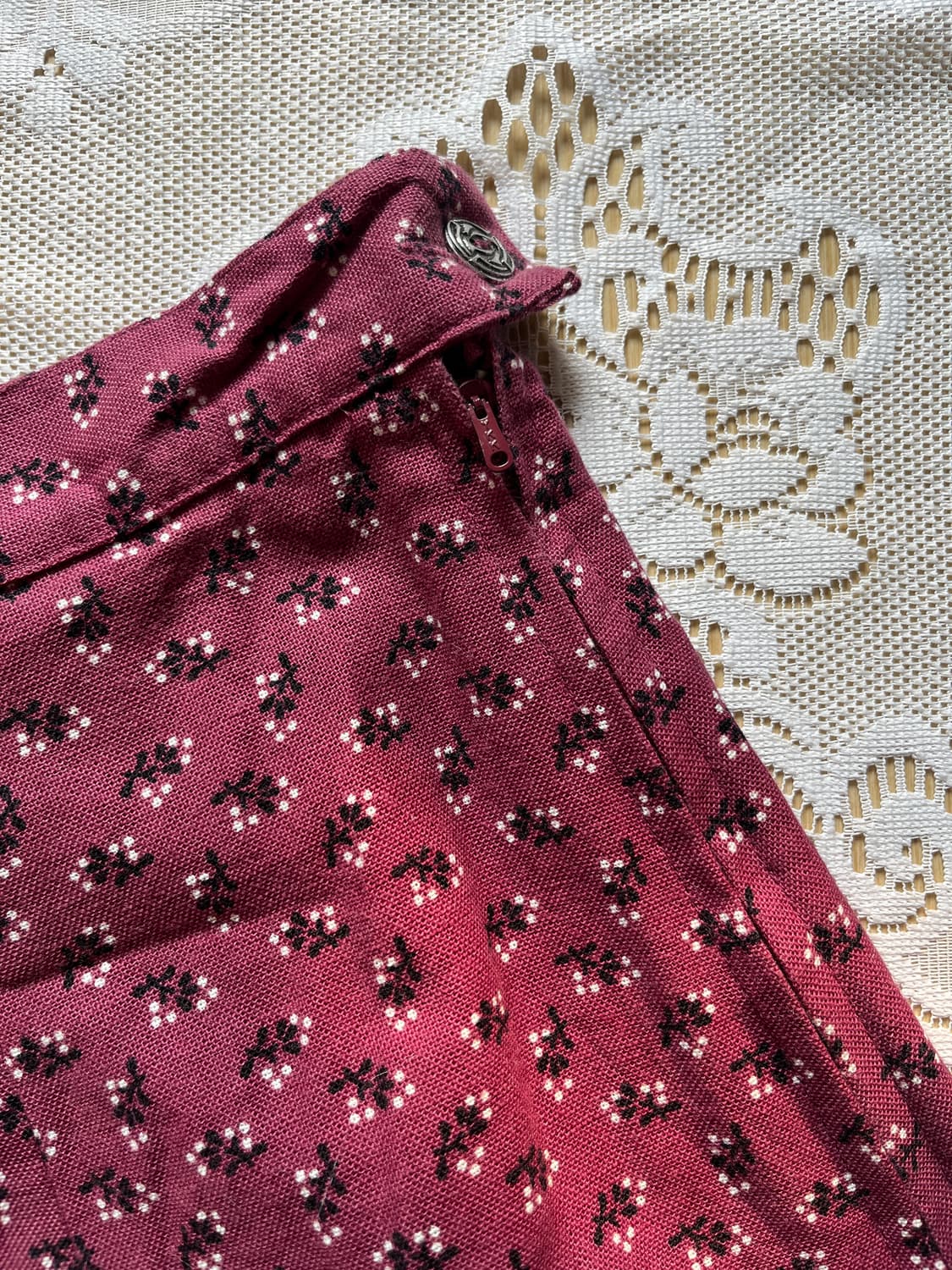 Tyrol Burgundy Skirt 상품이미지5