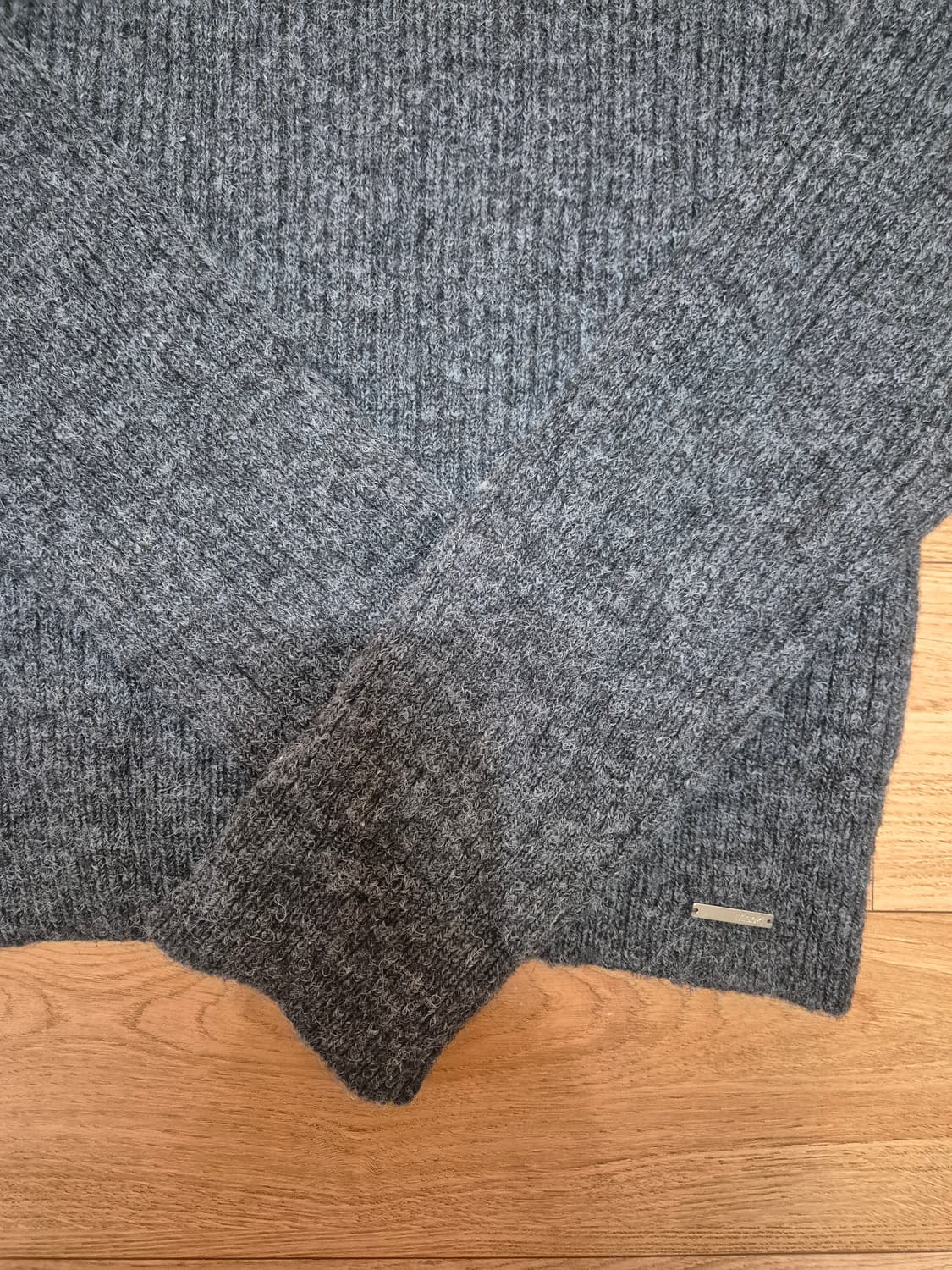 미세키서울 사이드버튼 니트(차콜) 상품이미지6