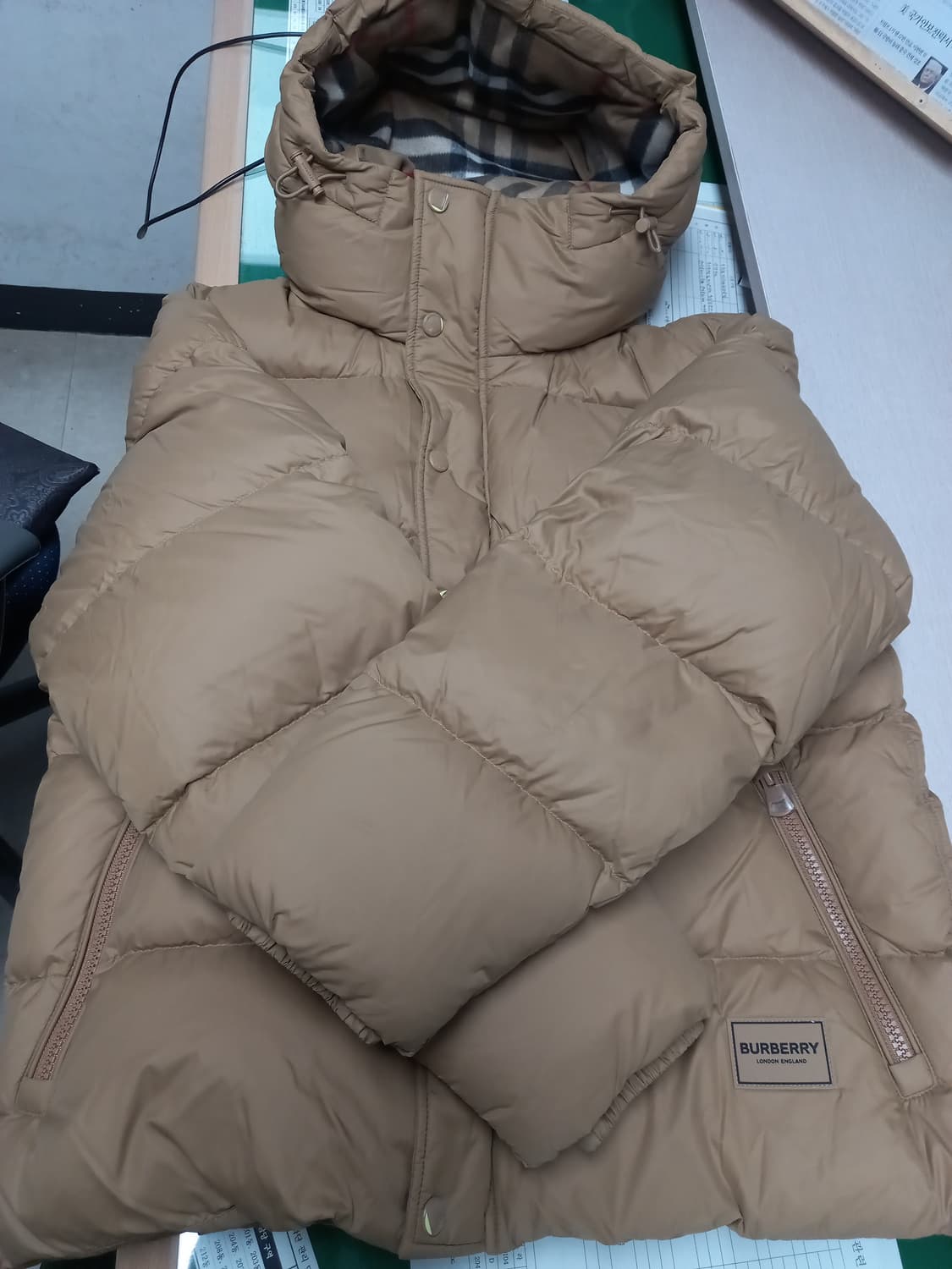 버버리 할스비 패딩 L(실용105) 카멜 상품이미지1