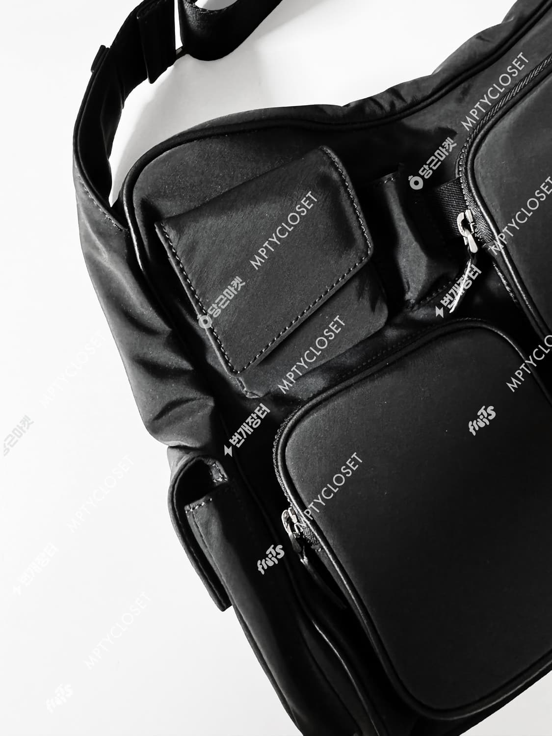 쿠론 롬버스 멀티포켓 크로스백 남녀공용 상품이미지3