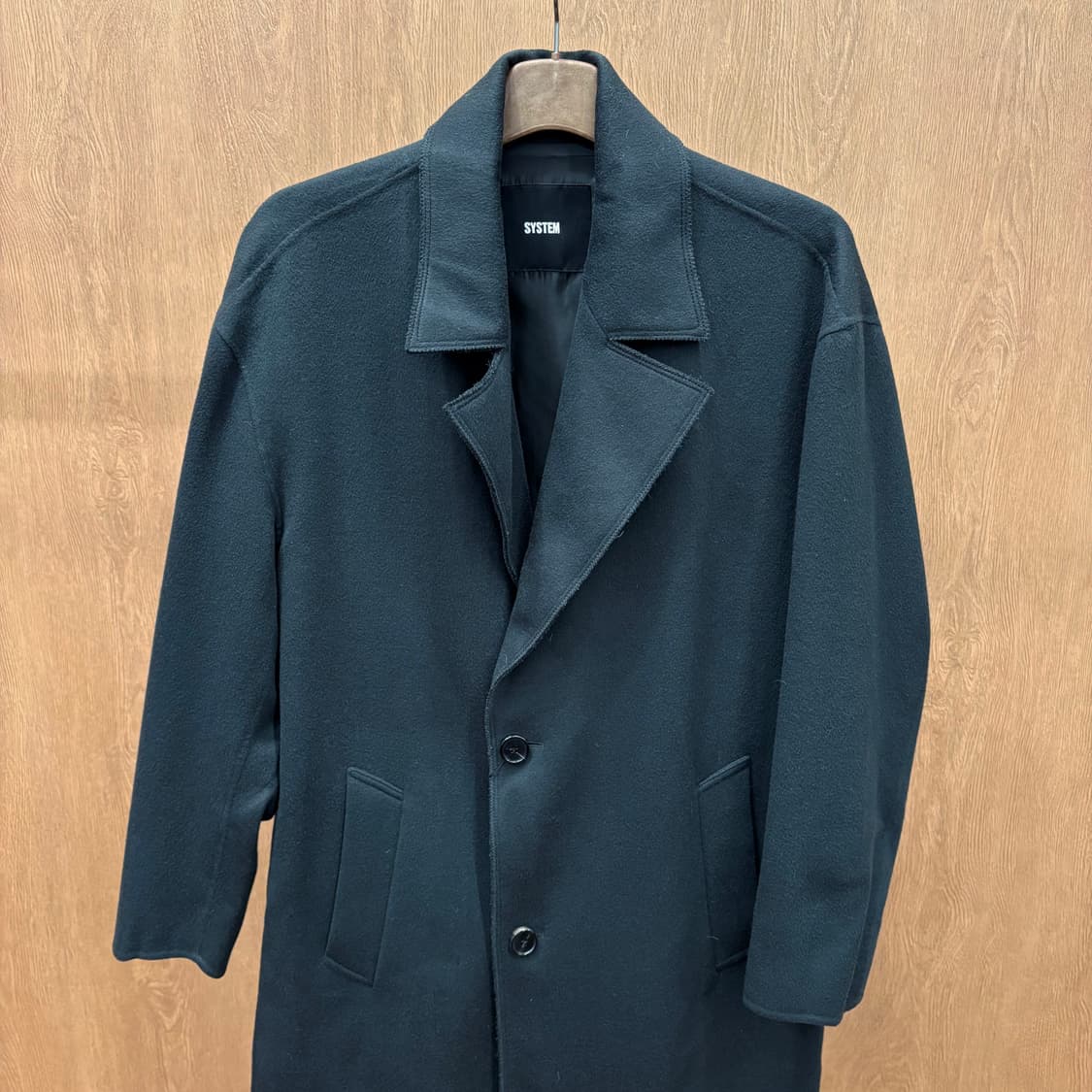 시스템 울 롱 코트 노치드 라펠 싱글 버튼 디테일 레귤러핏 블랙 상품이미지4