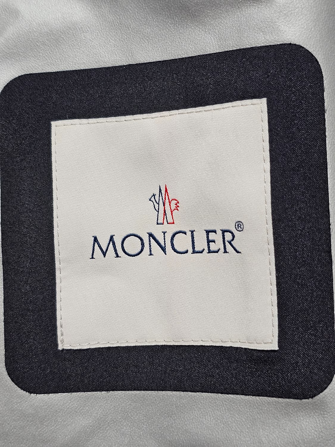 몽클레어 몽지오이아 고어텍스 코트 상품이미지6