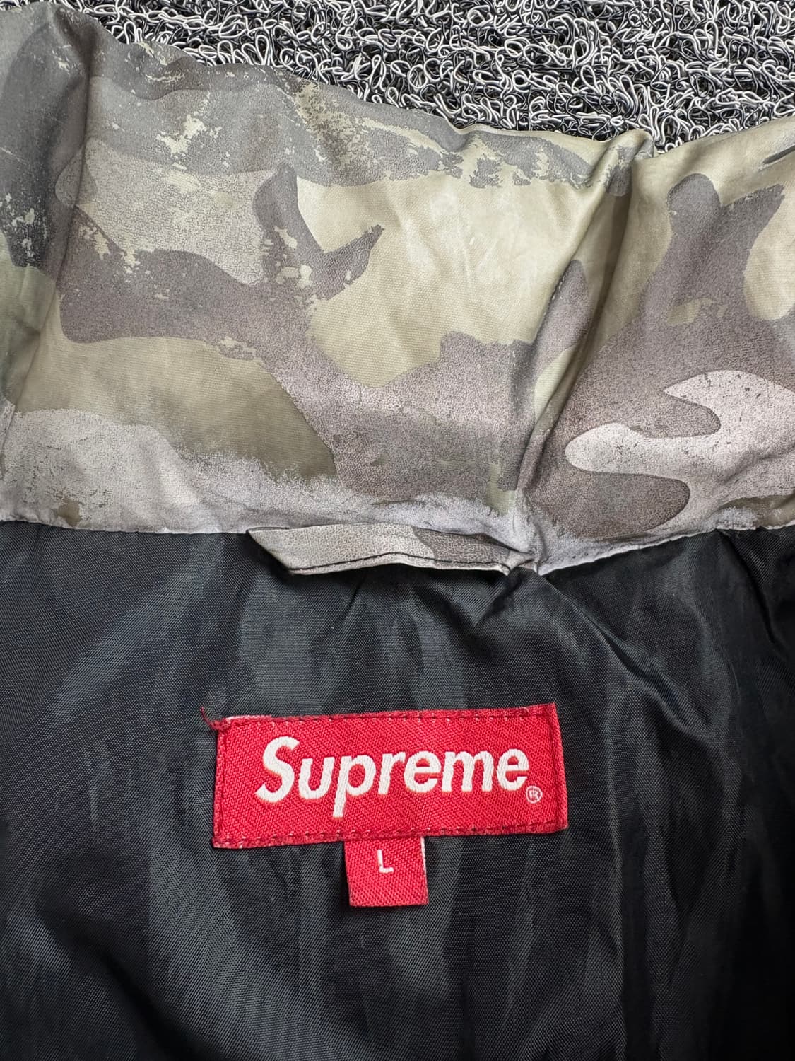 슈프림 18Fw 리플렉티브 카모 다운 패딩 (상태 안좋음) 2616 상품이미지4