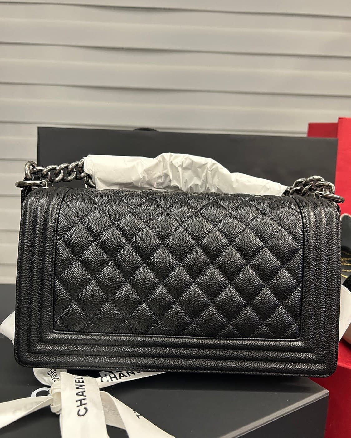 [새 상품급] 샤넬 보이백 캐비어 미디움 은장 상품이미지4