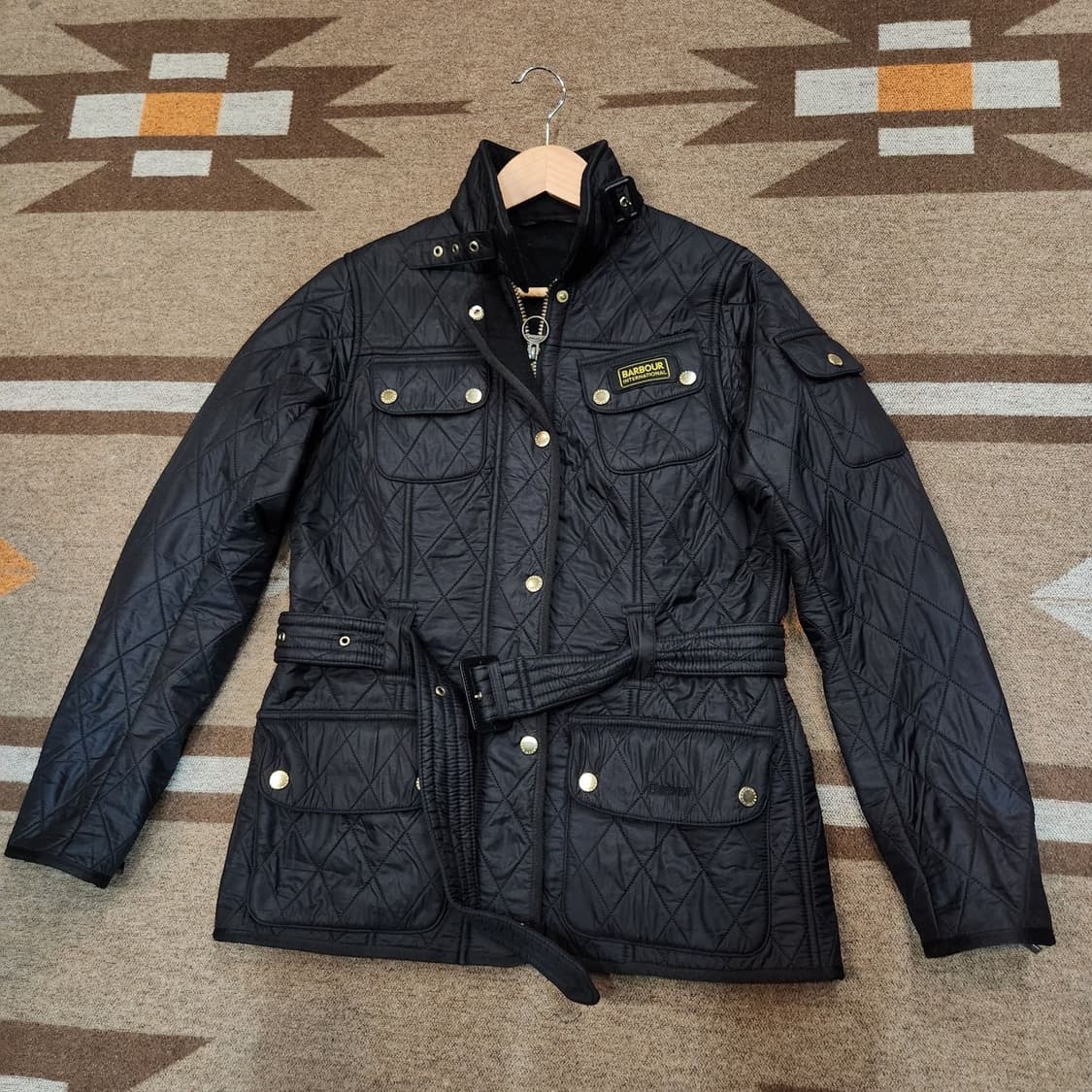 Barbour 바버 여성 퀼팅 벨티드 자켓 M 백화점판 상품이미지1