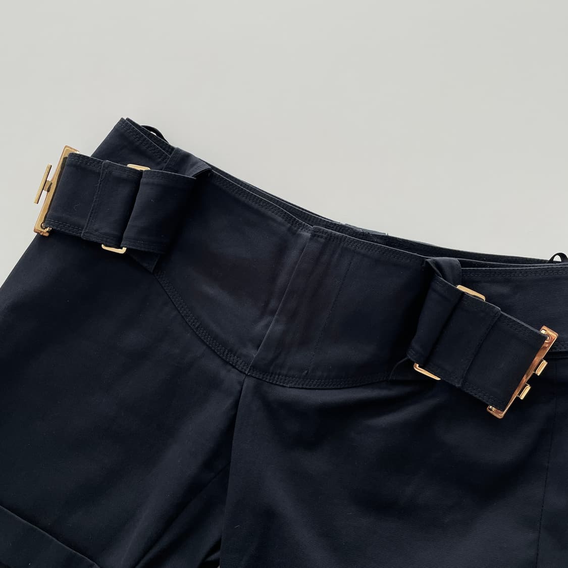 구찌 톰포드 04s 뱀부 버클 블랙 쇼츠 상품이미지4