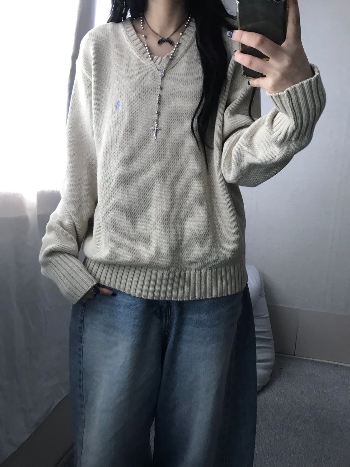 폴로 아이보리 브이넥 니트 상품이미지2