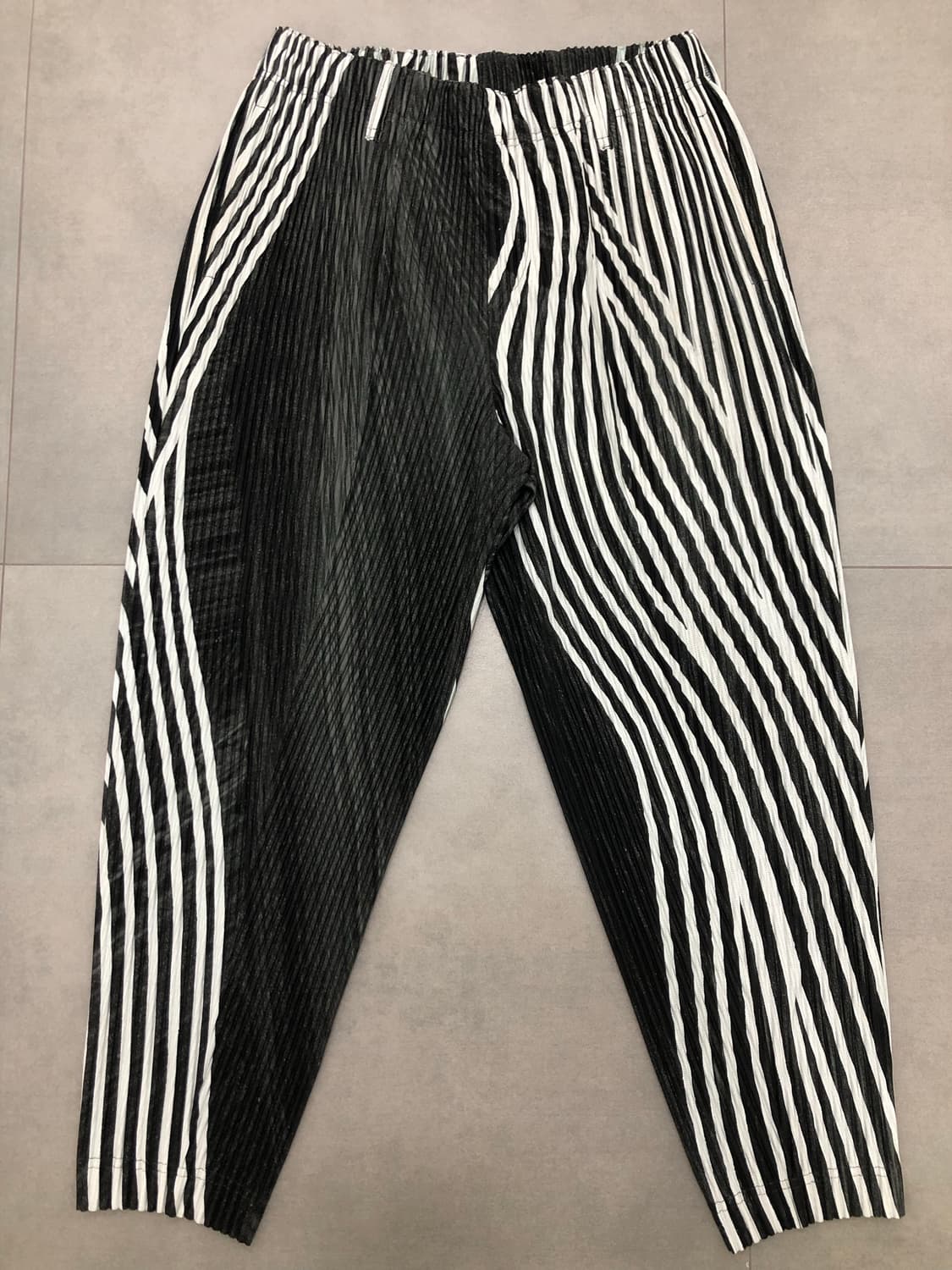 옴므플리세 이세이미야케 플리츠 팬츠 바지 2 상품이미지1