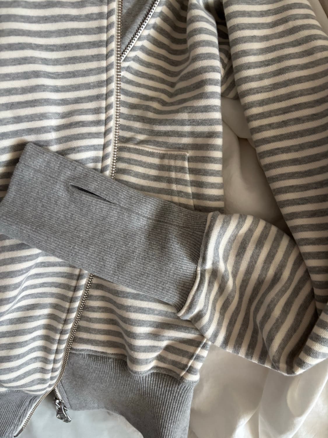 더뮤지엄비지터 스트라이프 후집 상품이미지2