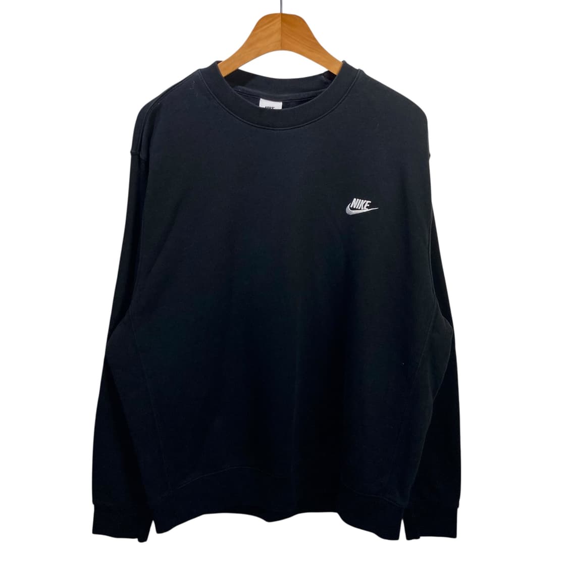 나이키 클럽로고 블랙 맨투맨 상품이미지2