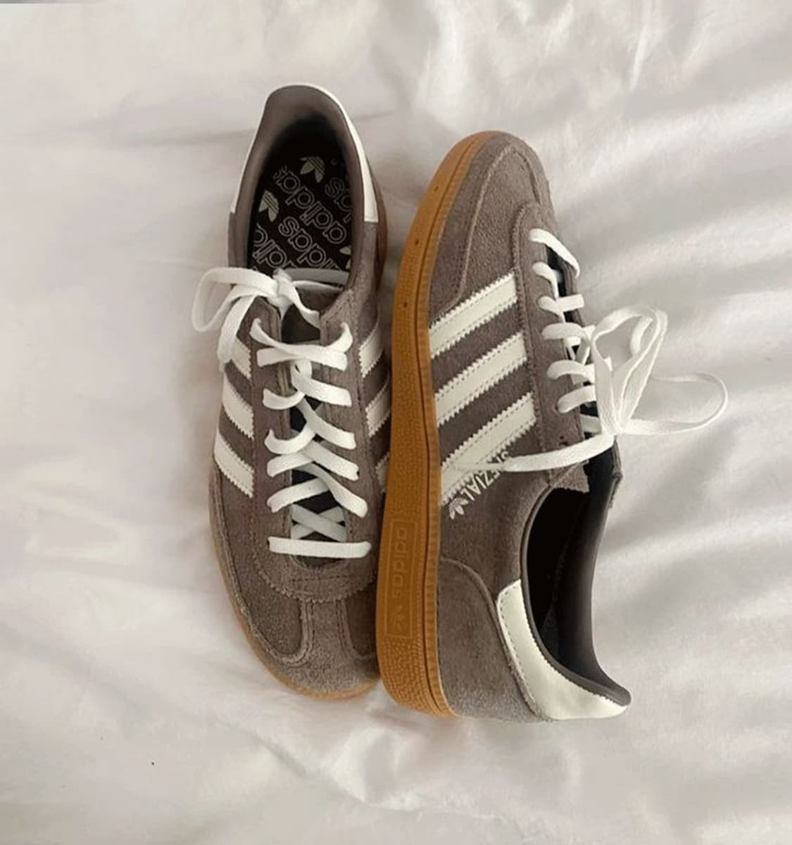 230 새상품 (W) 아디다스 스페지알 핸드볼 어스 스트라타 오프 화이트 상품이미지1