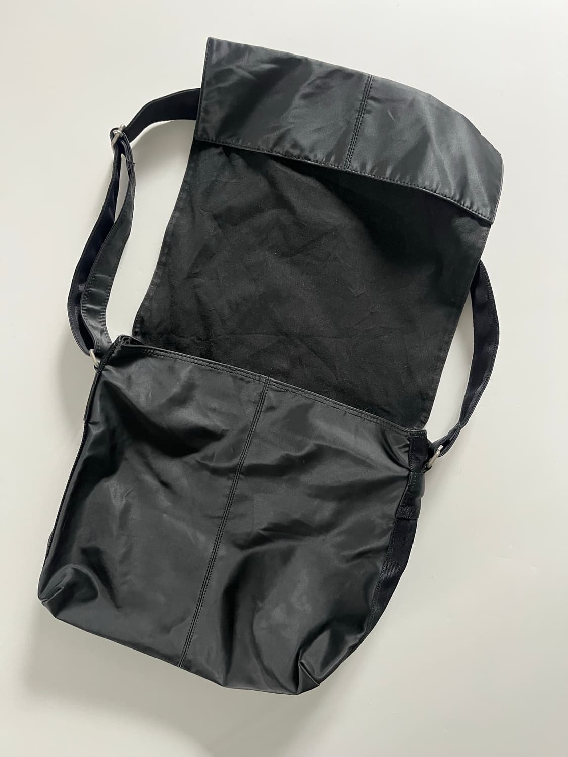 Y’SACCS 요지야마모토 블랙 나일론 크로스백 상품이미지5