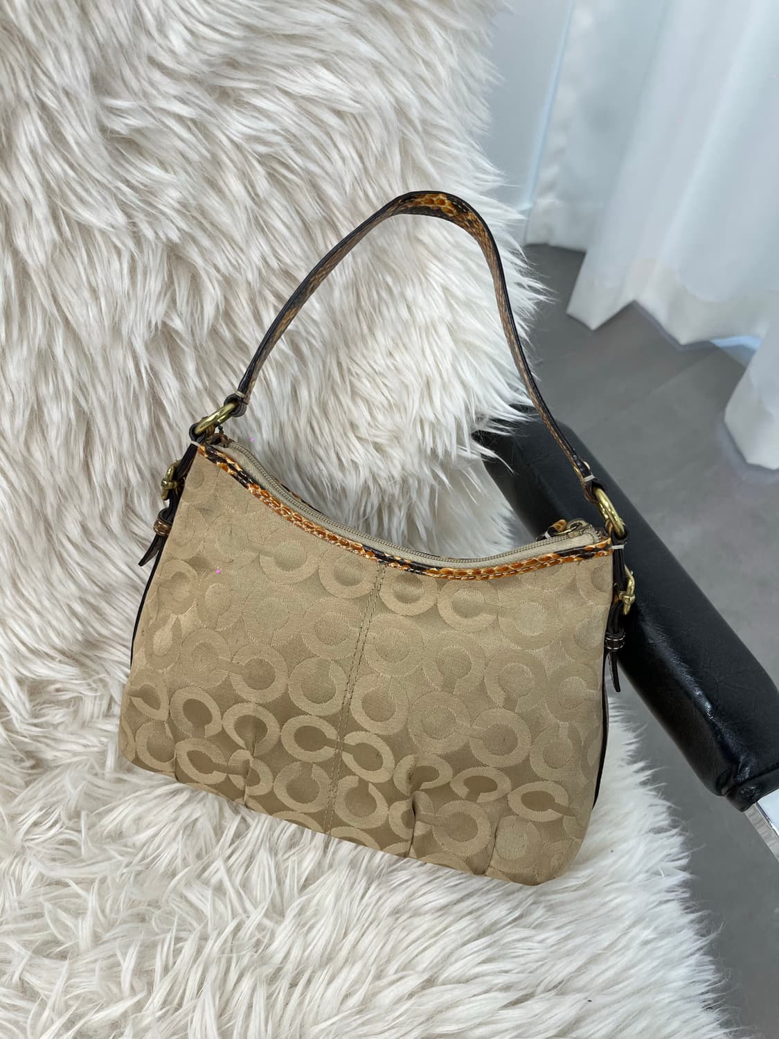 Coach Crocodile Mini Shoulder Bag 상품이미지2