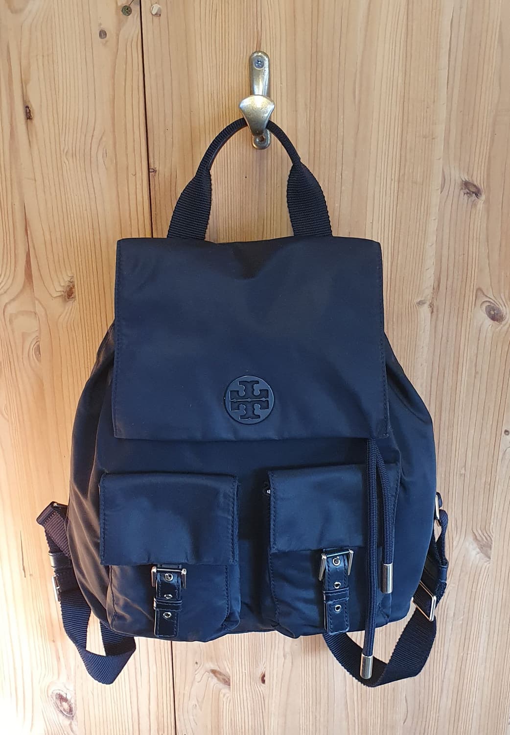 토리버치 딜라 플랩백팩 상품이미지3