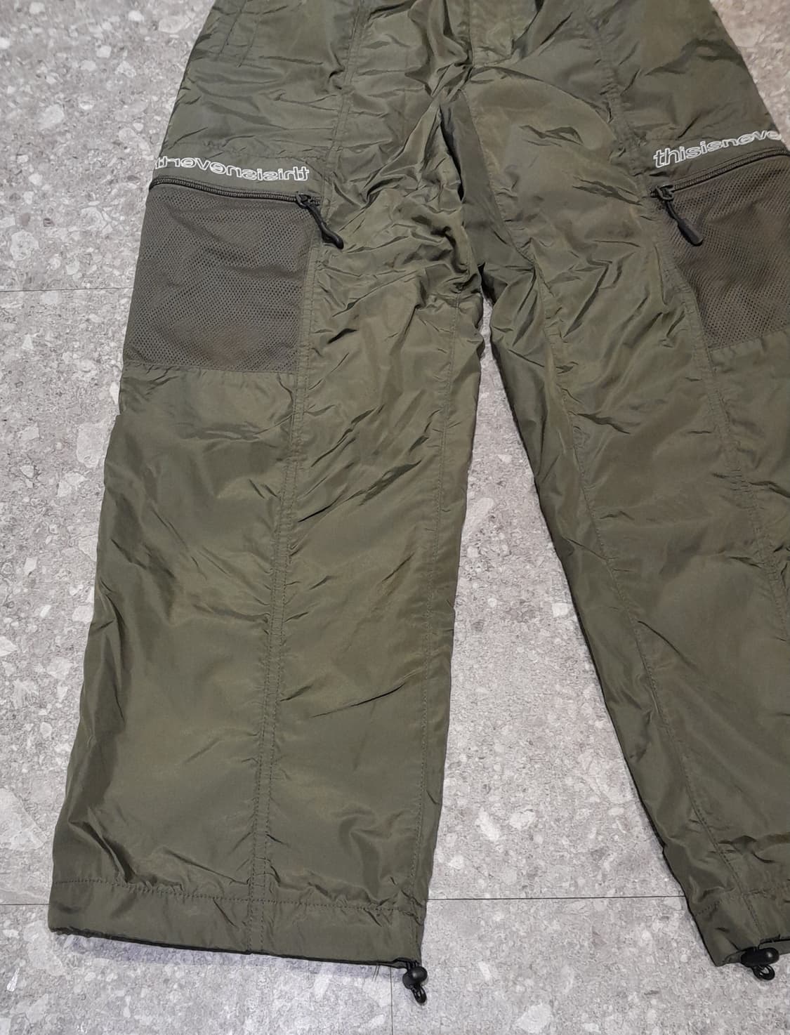 💥디스이즈네버댓 트레이닝 카고 팬츠 올리브 카키 (S)
 상품이미지3