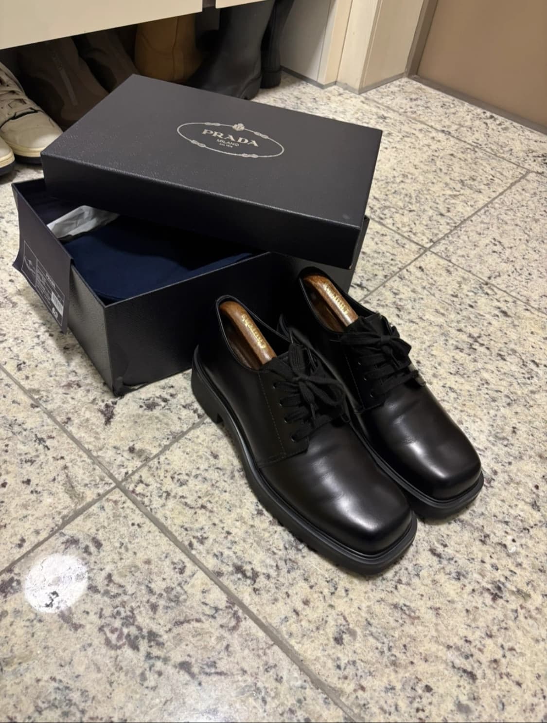 PRADA 스퀘어토 더비슈즈 상품이미지3
