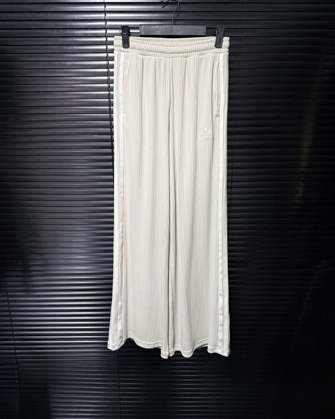 아디다스 아이보리 베이지 플리츠 주름 와이드 트랙 밴딩 팬츠 삼선 요가 상품이미지4