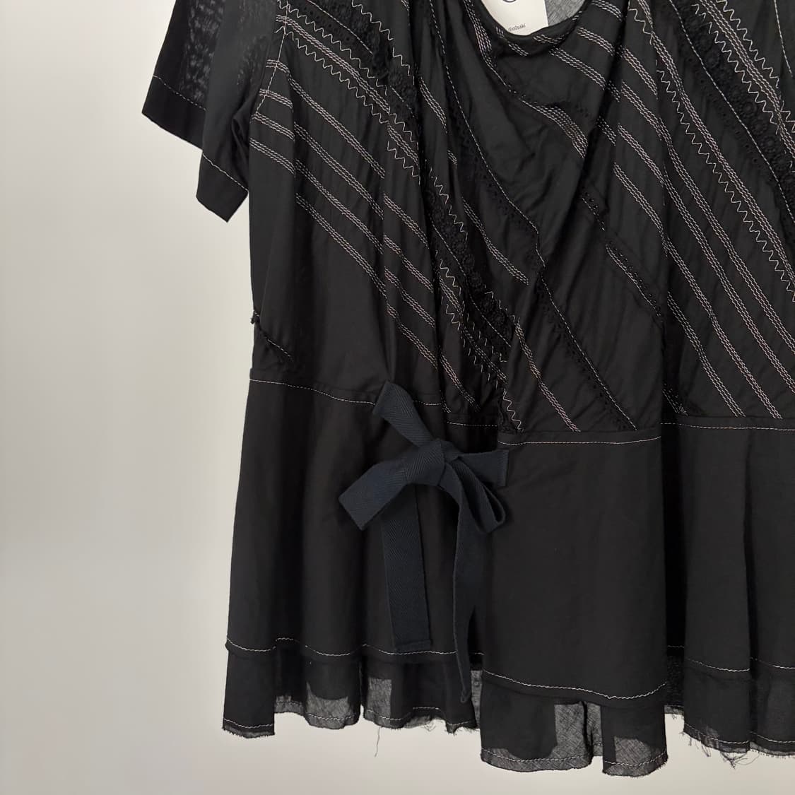 Diagonal Glitter Embroidered Blouse 상품이미지5