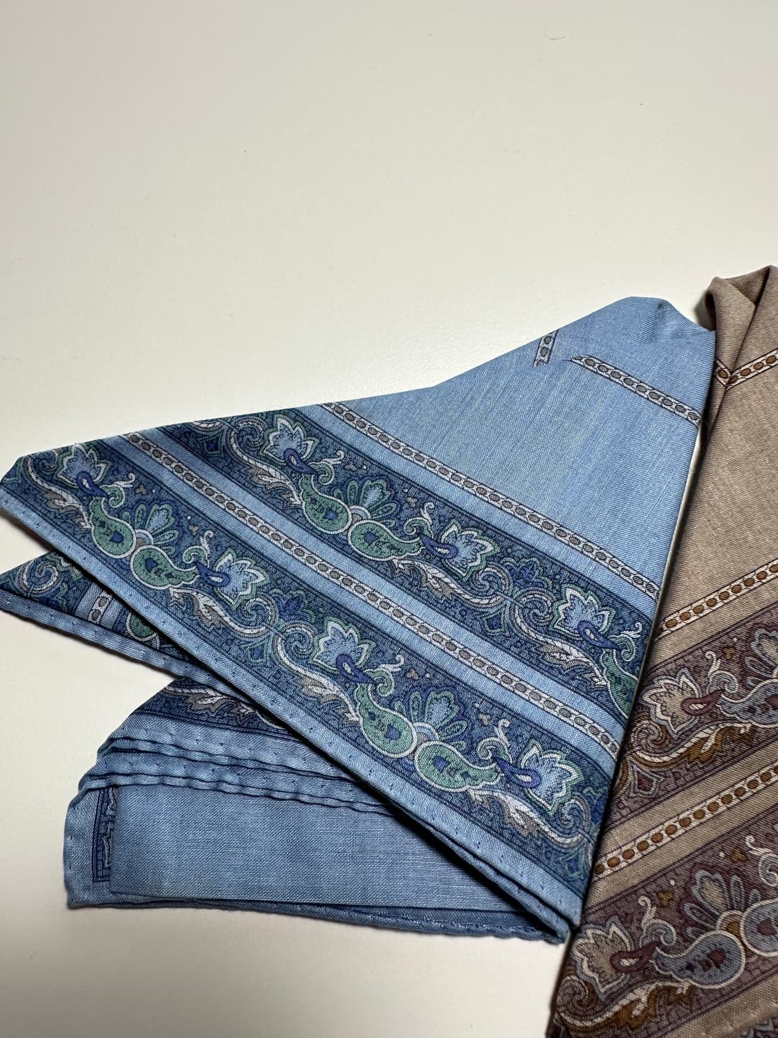 입생로랑 페이즐리 손수건 블루/베이지 상품이미지3