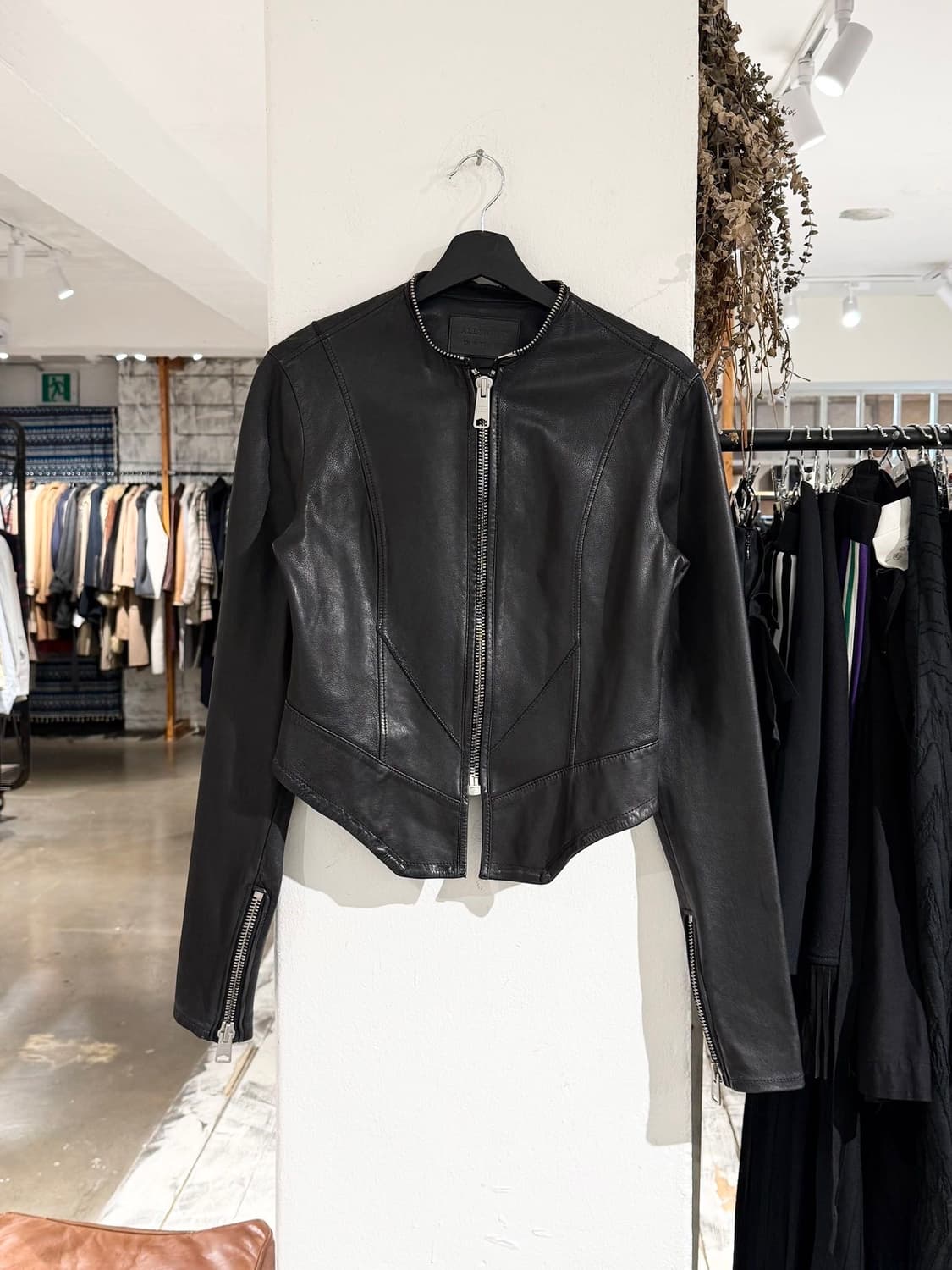 올세인츠 블랙 쉽스킨 레더 자켓 상품이미지1