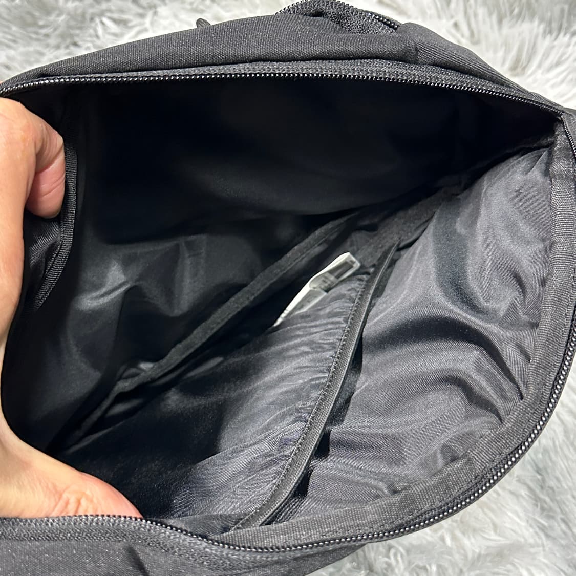 커버낫 블랙 슬링백  상품이미지3