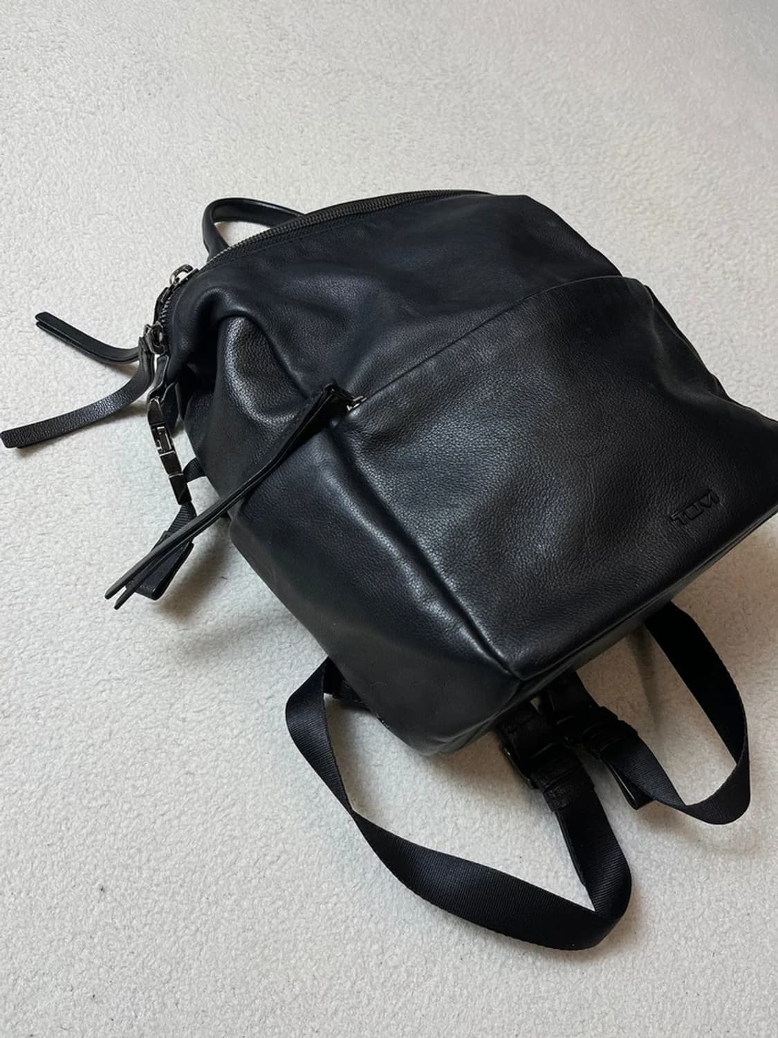 투미 Mezzanine Pat 미니 가죽 백팩 Q1236 상품이미지4