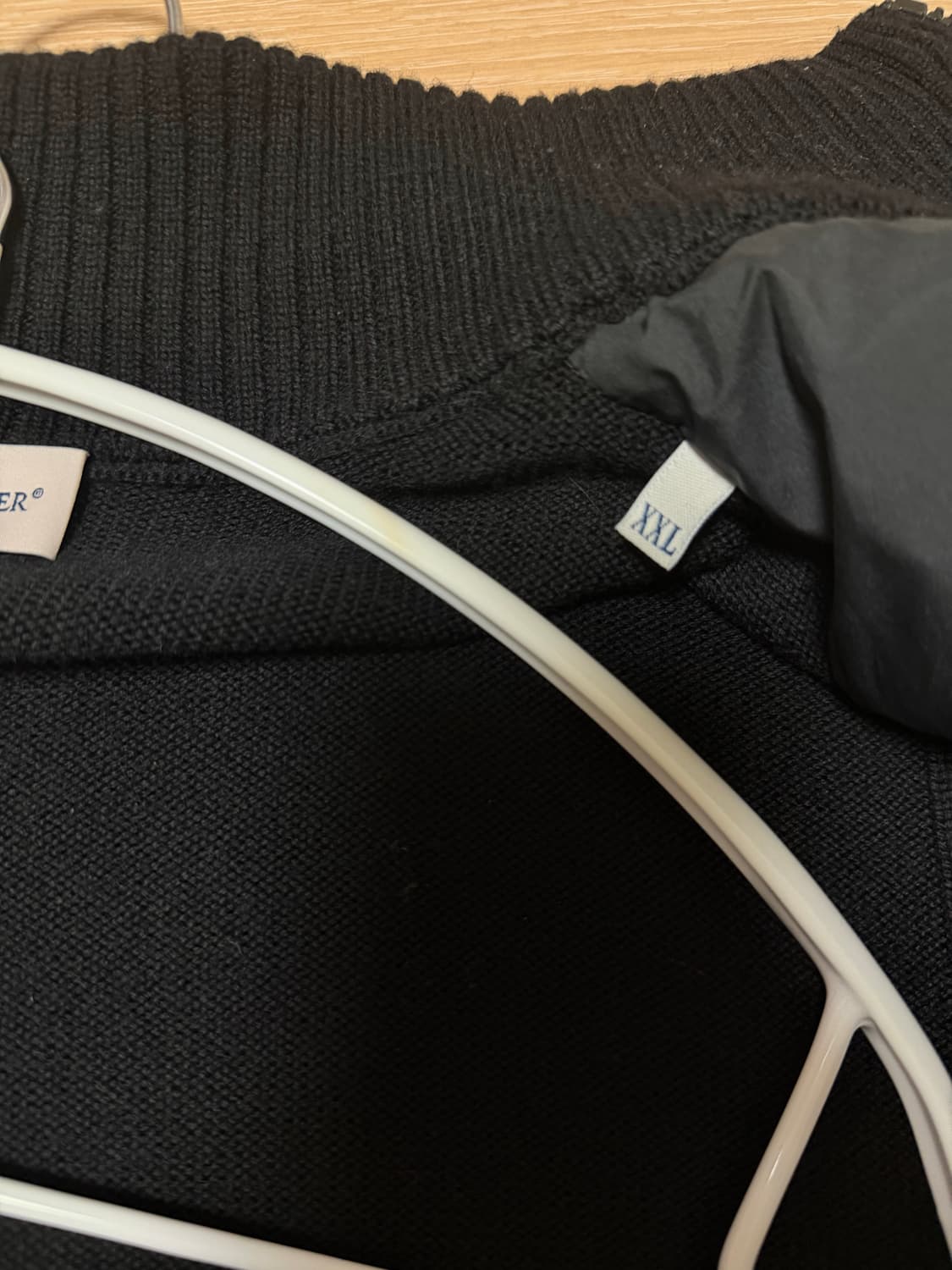 몽클레어 니트패딩 25시즌 XXL 정품 QR인증 하자감안 상품이미지2