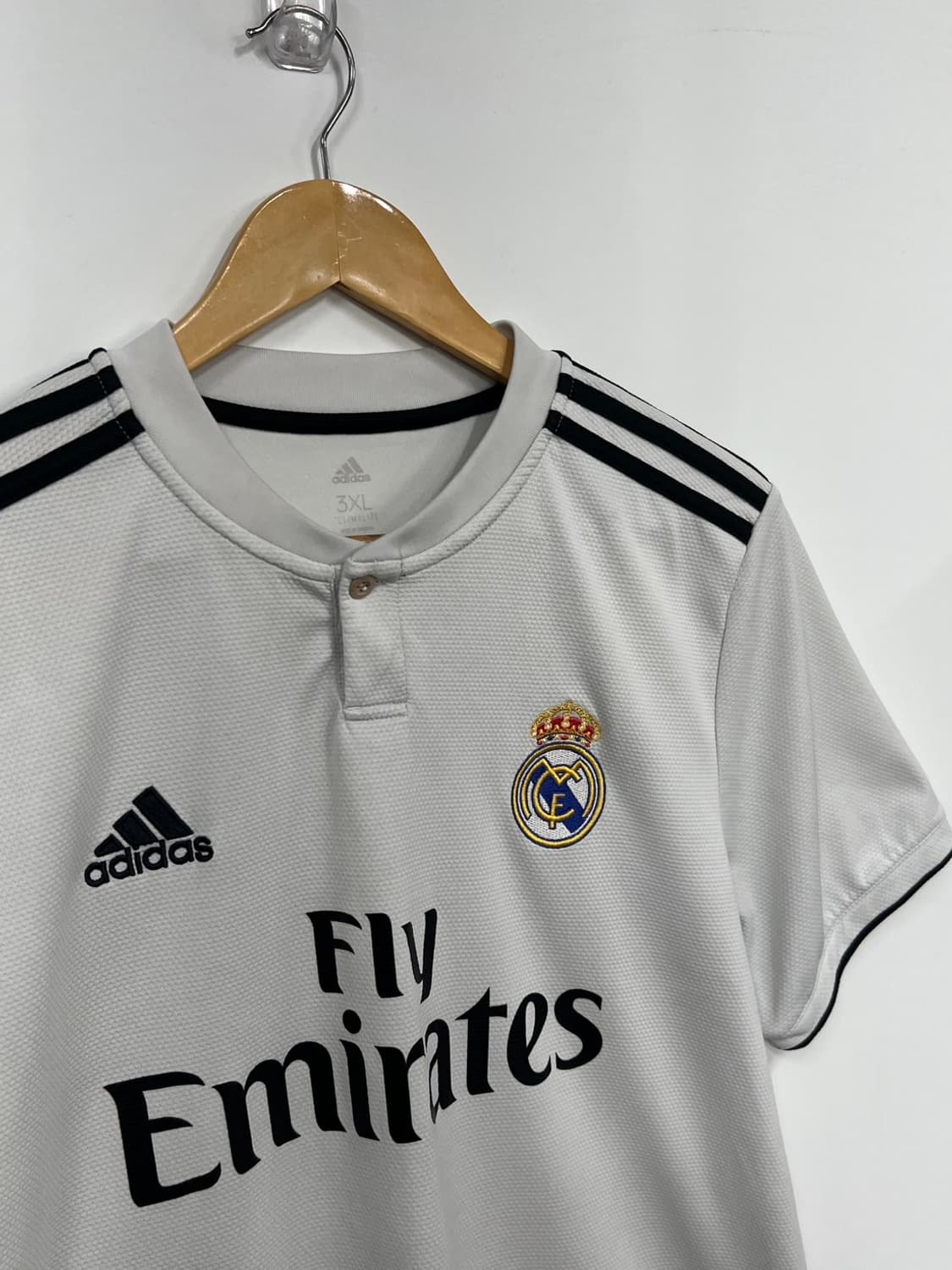 아디다스 레알 마드리드 18-19시즌 홈 유니폼 반팔 저지 상품이미지2