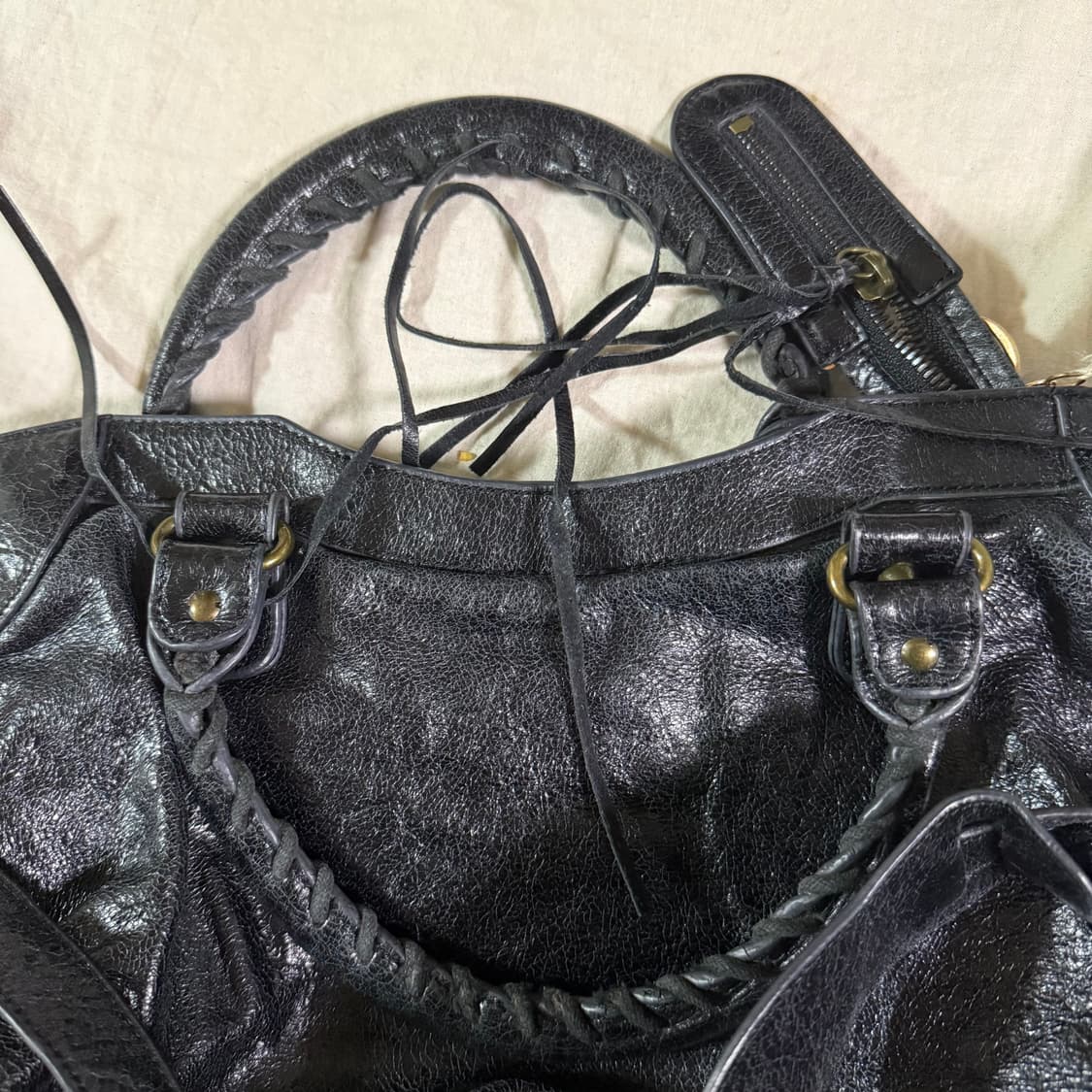 발렌시아가 모터백 상품이미지4