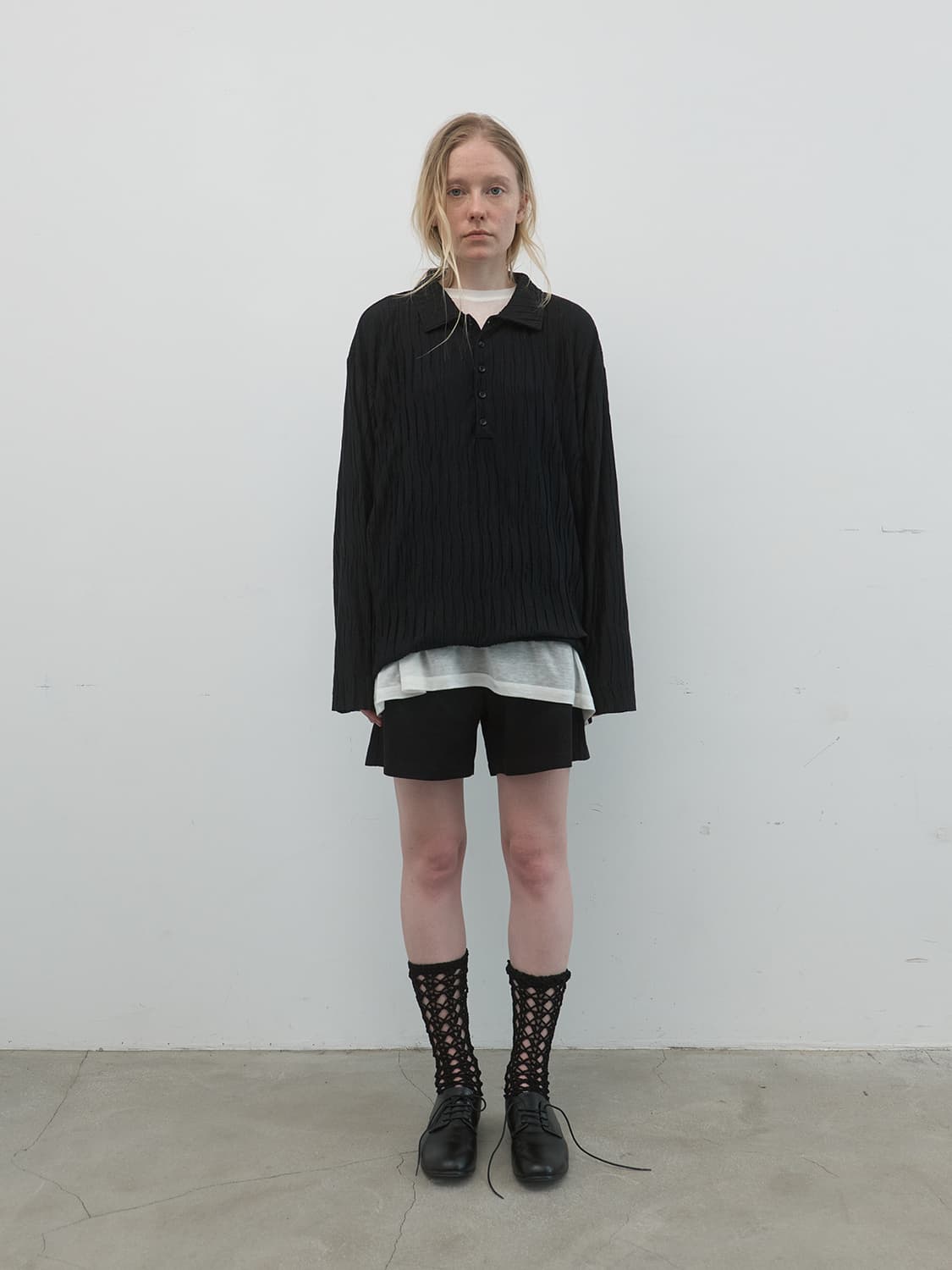 낫띠에브리띵  WRINKLE COLLARED TOP IN BLACK 상품이미지2