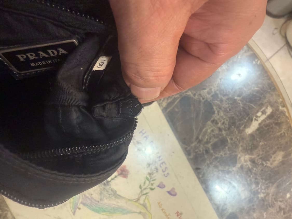 정품 프라다 나일론 크로스백 팝니다 상품이미지10