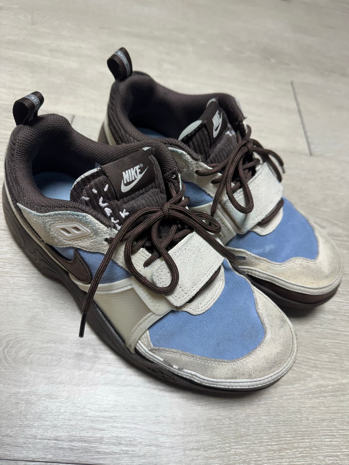 나이키 트레비스 스캇 줌 필드 잭스 260 상품이미지2