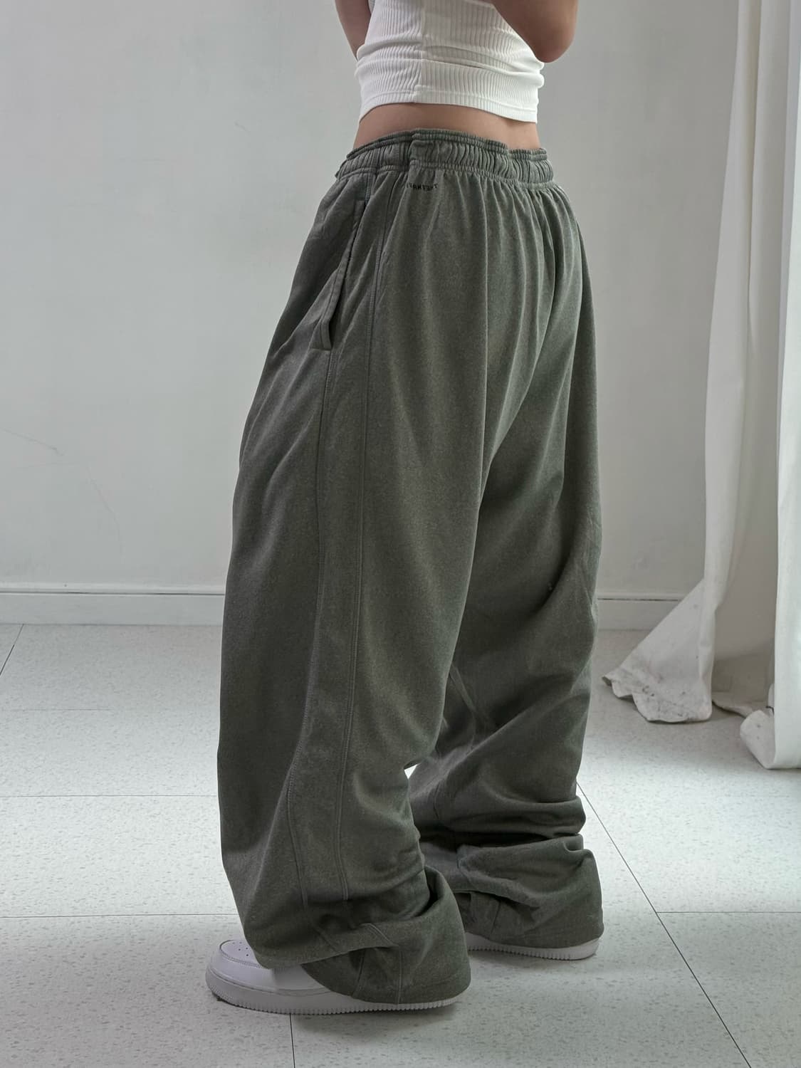 나이키 차콜 그레이 트랙팬츠 상품이미지3