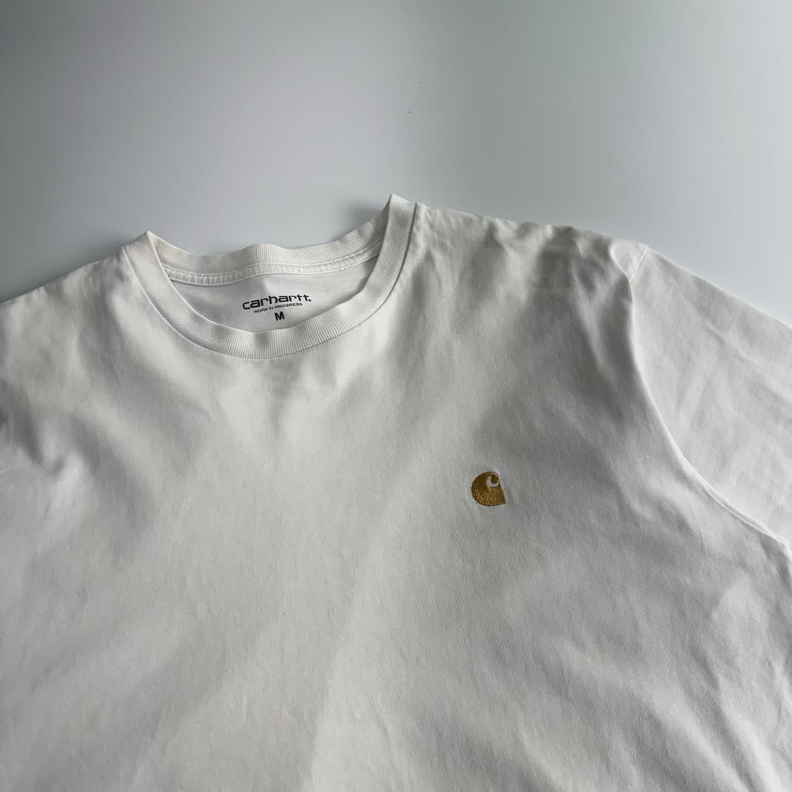 Carhartt 칼하트 스몰로고 화이트 반팔 상품이미지4