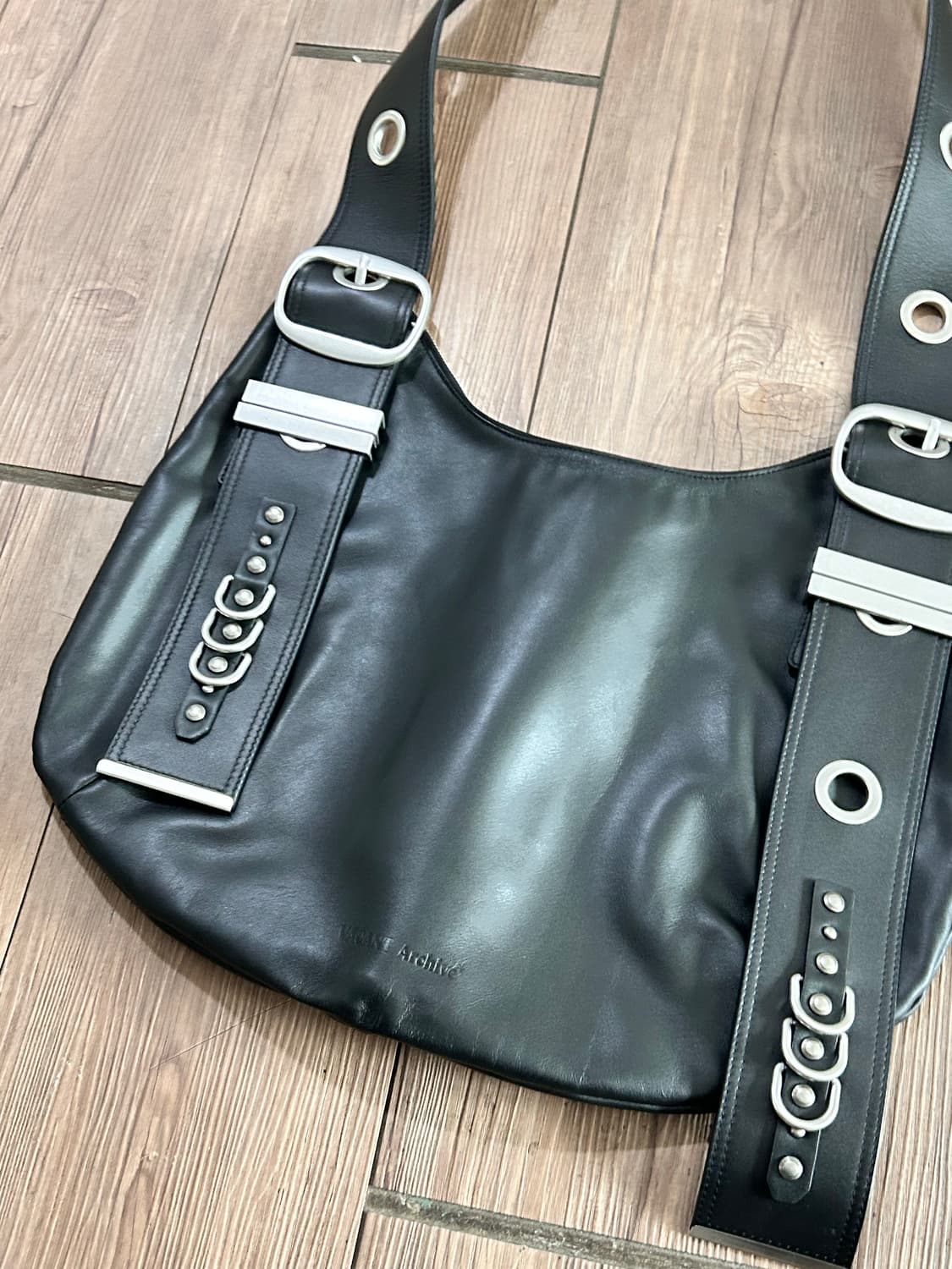 베이컨트 아카이브 벨라 와이드 스트랩 호보 백 상품이미지4