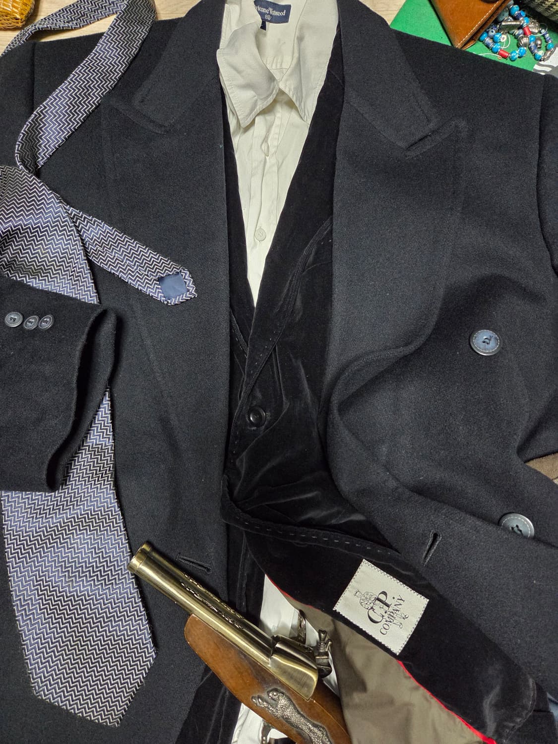 CAMBRIDGE MEMBERS 피크드라펠 더블브레스티드 코트 상품이미지4