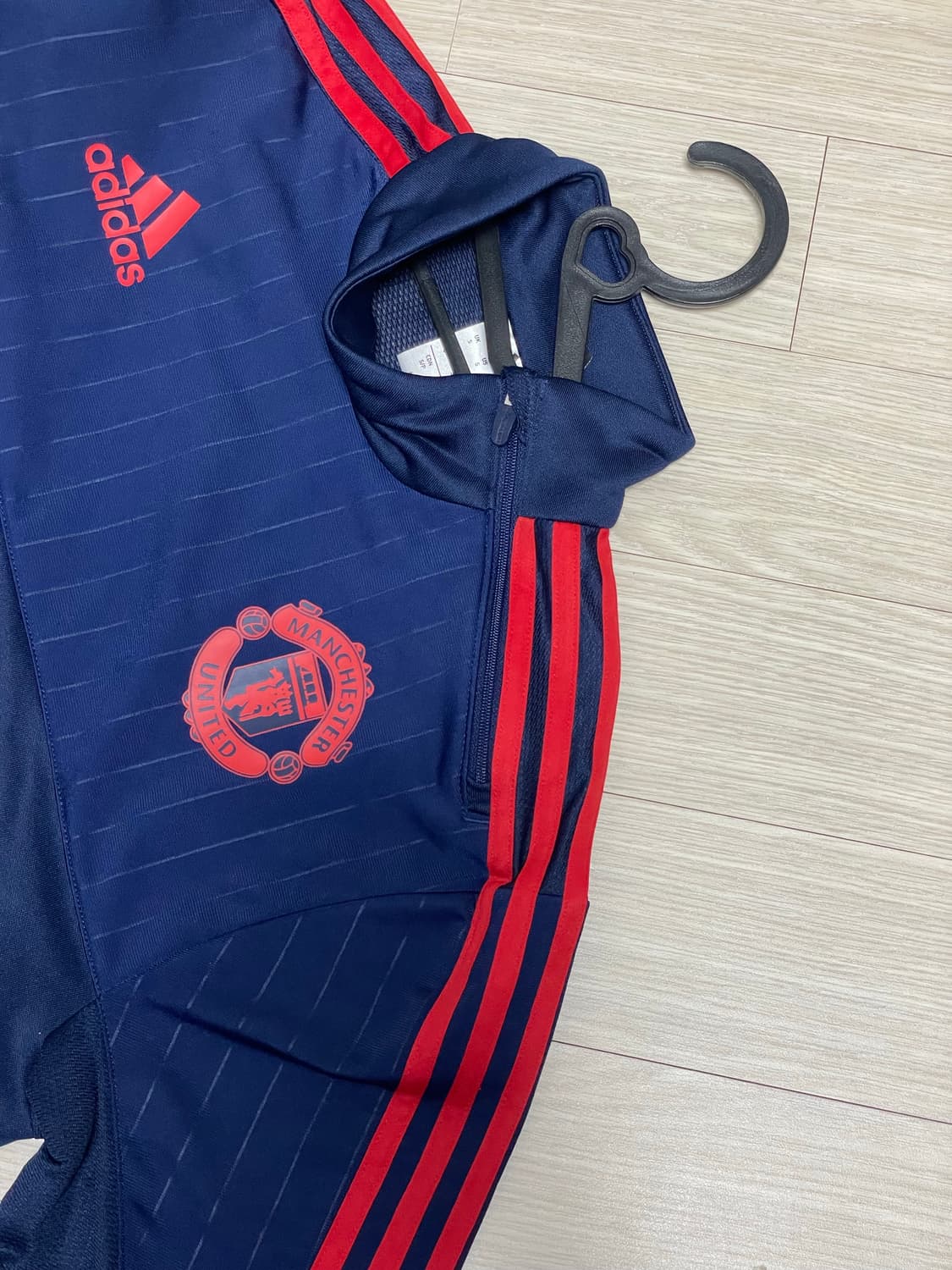 15-16 맨유 x 아디다스 Aon 트레이닝 쿼터집 (국내 M) 상품이미지3