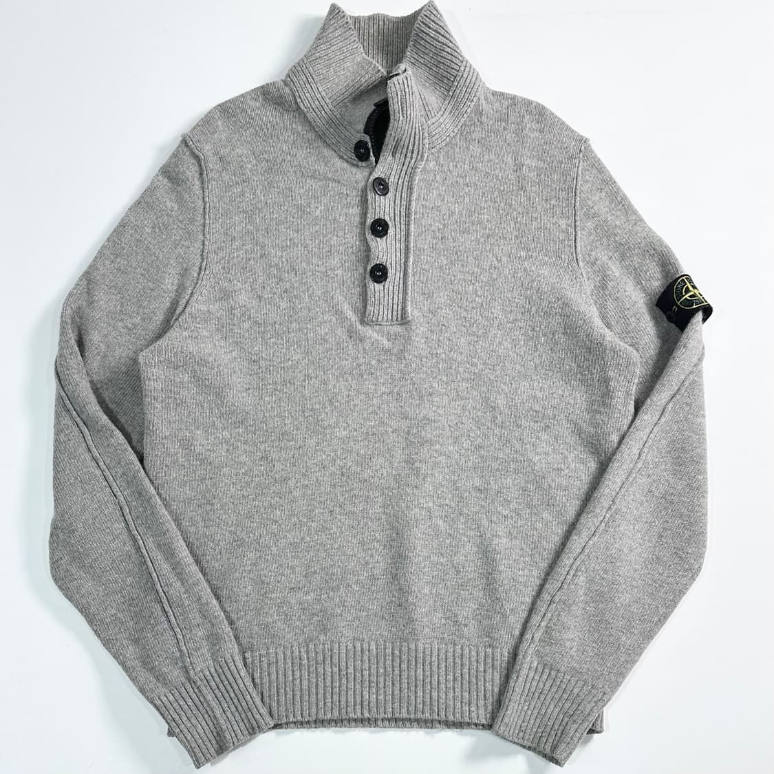 스톤아일랜드 그레이 울 버튼 반집업 상품이미지1