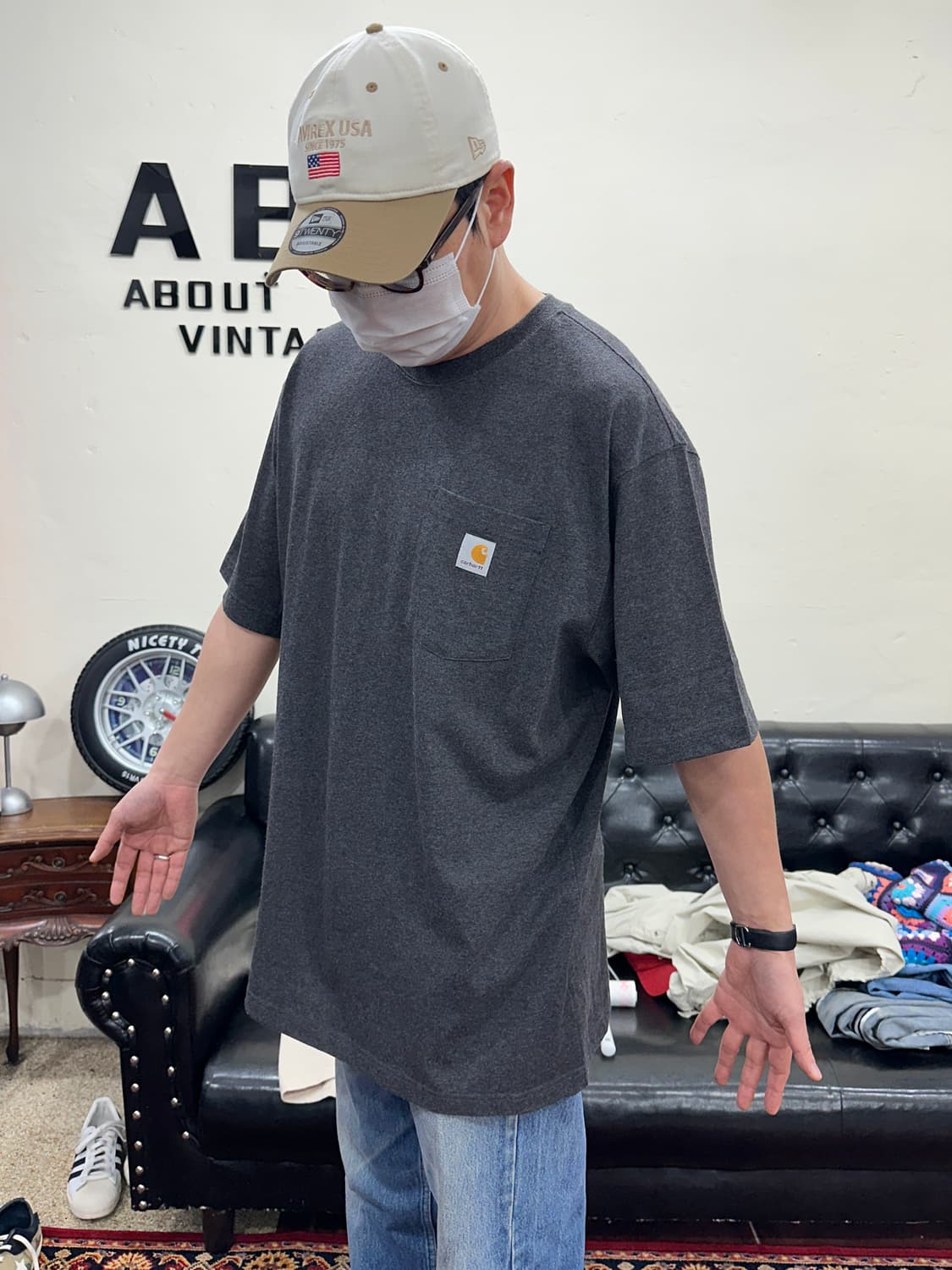 칼하트 포켓 로고 반팔 루즈핏 챠콜 XL 상품이미지2